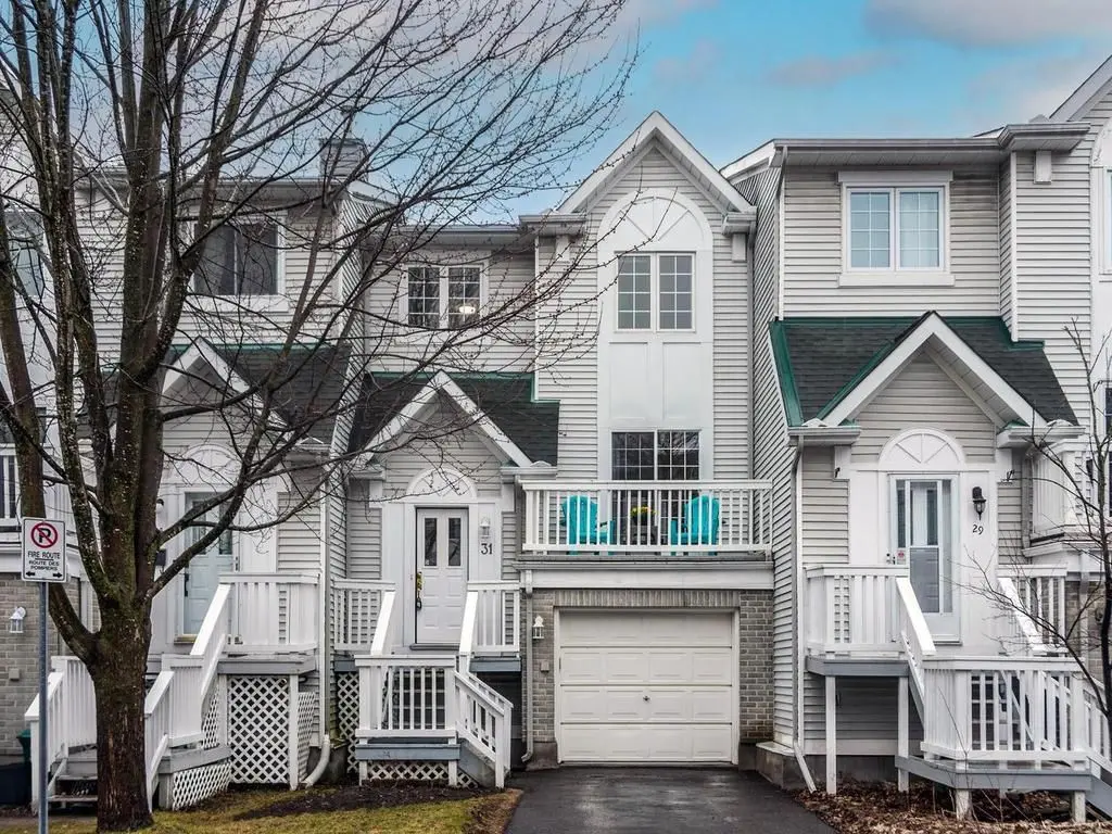 31 Castlegreen Private, Hunt Club - South Keys And Area, ON K1T 3N4