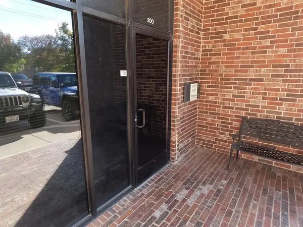 6570 Naaman Forest Boulevard #4-200, Garland, TX 75044