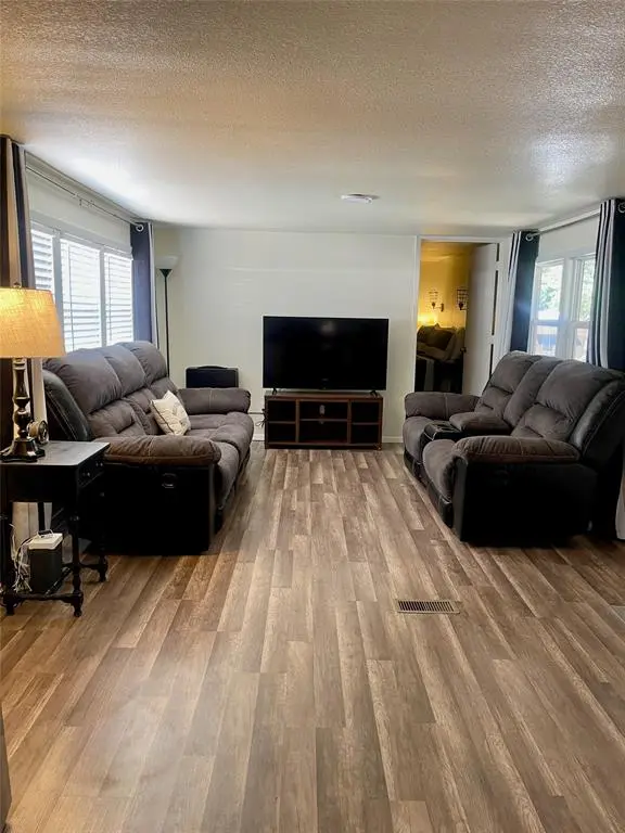 2334 Sanbar Road #104, Possum Kingdom Lake, TX 76449