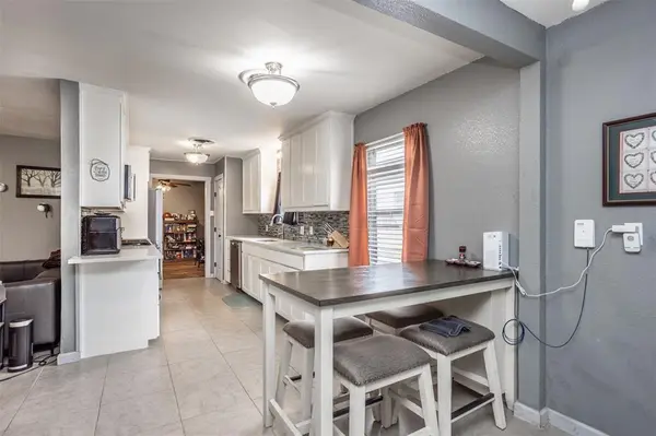 1907 Bridle Lane, Gainesville, TX 76240