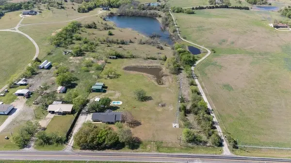 6110 Fm 660, Ennis, TX 75119