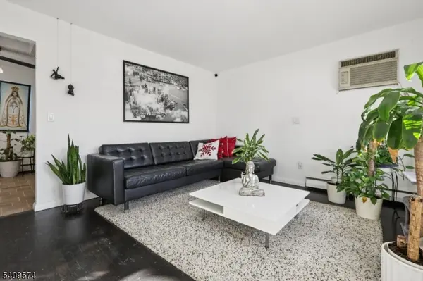 89 Anderson Ave, Wallington Boro, NJ 07057