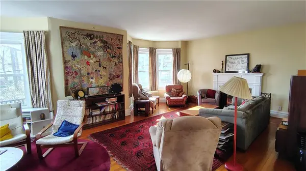 150 Douglas RD, Staten  Island, NY 10304