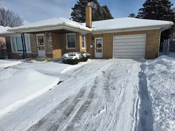 23382 Masch AVE, Warren, MI 48091