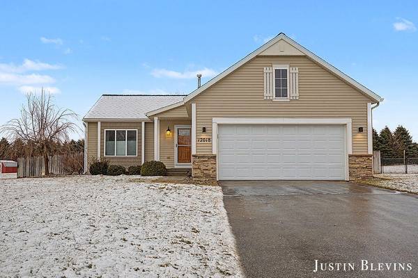12018 Russell RDG,  Algoma Twp,  MI 49319