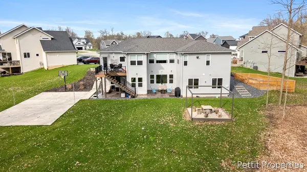 1835 Gloryfield DR SW, Byron Twp, MI 49315