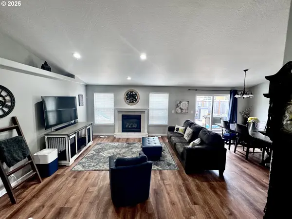 141 CORTLAND LN, Eugene, OR 97404