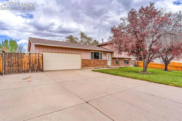58 Briarwood CIR, Pueblo, CO 81005