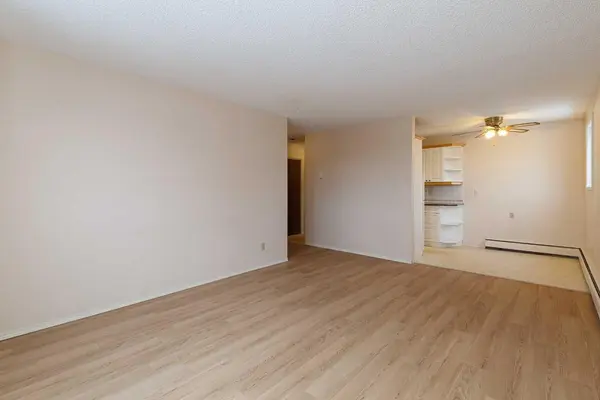 6464 Travois CRES NW #205, Calgary, AB T2K 3S9