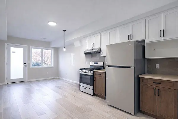 15 Waddington CRES #2, Toronto C15, ON M2J 2Z9