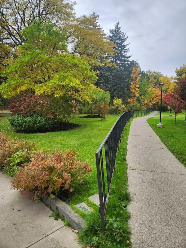 5 Shady Golfway #110, Toronto C11, ON M3C 3A5