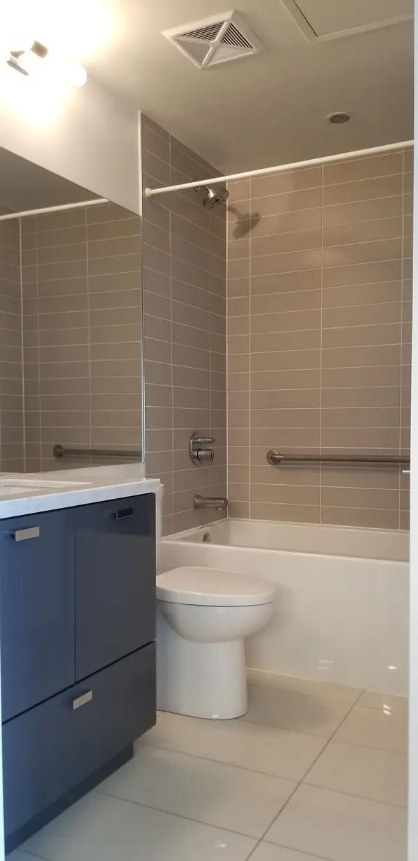 290 Adelaide ST W #1003, Toronto C01, ON M5V 1P6