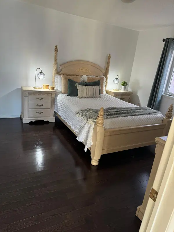 21 Denbury CT #Room B, Whitby, ON L1M 0H5