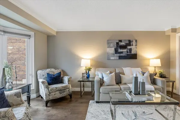 1067 Maury CRES, Pickering, ON L1X 1R4