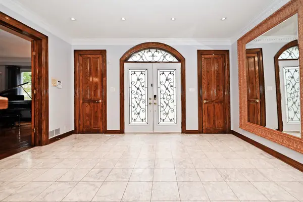 186 Oxford ST, Richmond Hill, ON L4C 4L7