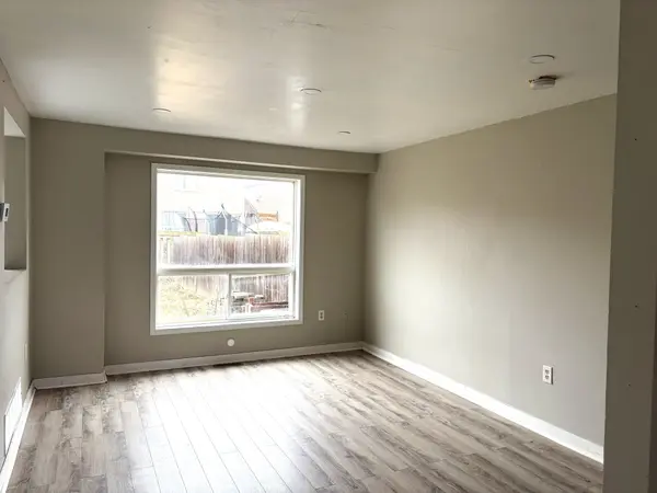 199 Tunbridge RD, Barrie, ON L4M 6S1