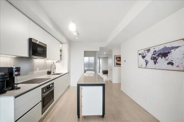 39 Mary ST #812, Barrie, ON L4N 1S9