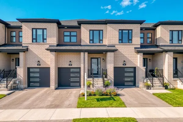 29 Turnberry LN, Barrie, ON L9J 0M8