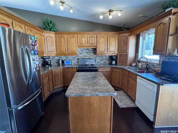 930 Sinotte CRESCENT, La Ronge, SK S0J 1L0