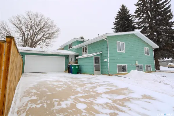 60 Clark CRESCENT, Saskatoon, SK S7H 3L9