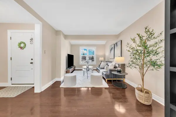 1580 Lancaster DR #17, Oakville, ON L6H 2Z5