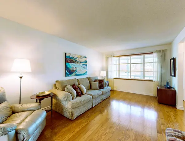 3058 Viewmount RD, Oakville, ON L6L 5M7