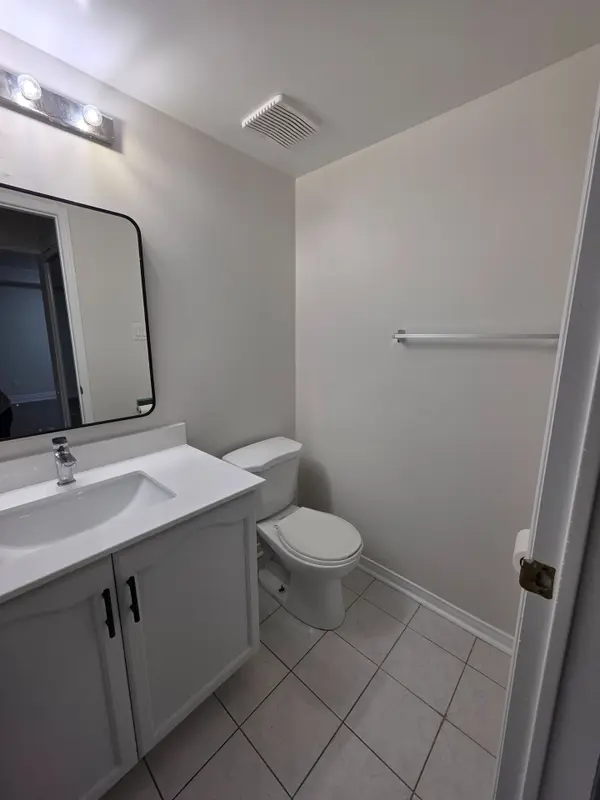 5865 Dalebrook CRES #19B, Mississauga, ON L5M 5X1