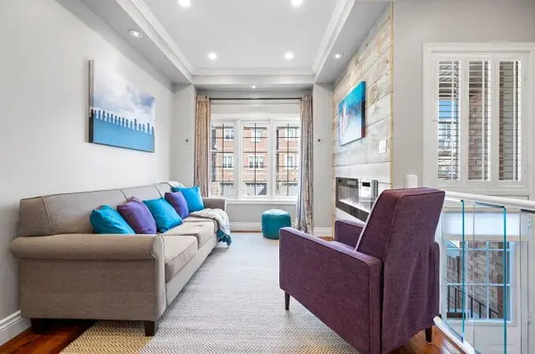 435 Hensall CIR #30, Mississauga, ON L5A 4P1