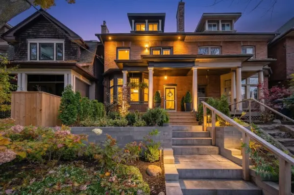 29 Parkside DR, Toronto W01, ON M6R 2Y7