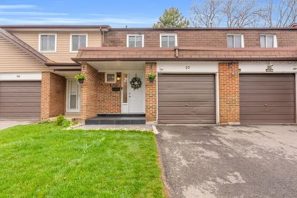 3025 Cedarglen Gate #27, Mississauga, ON L5C 2V7