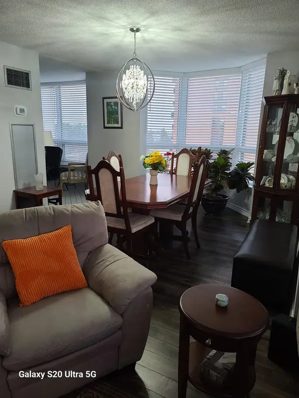 8 Lisa ST #407, Brampton, ON L6T 4S6