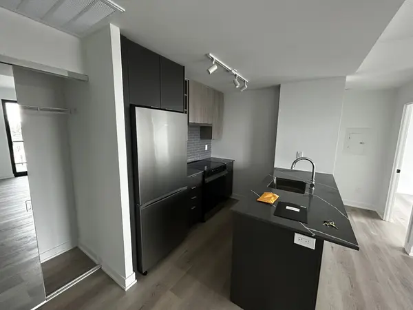 2075 Lakeshore RD #701, Burlington, ON L7R 0H3