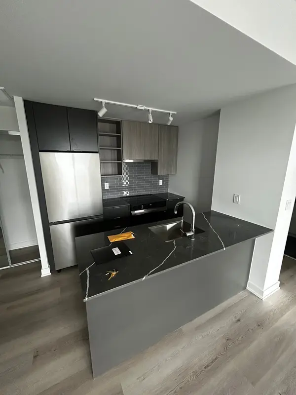 2075 Lakeshore RD #701, Burlington, ON L7R 0H3