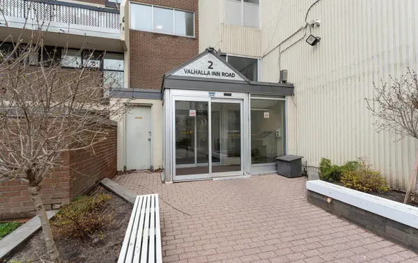 2 VALHALLA INN RD #308C, Toronto W08, ON M9B 6C3