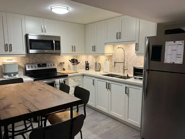 23 Goodwood AVE, Toronto W03, ON M6E 1J1