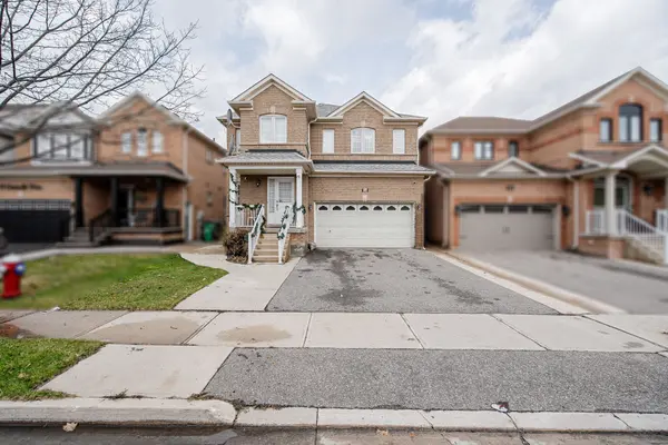 26 Gabrielle DR, Brampton, ON L7A 2A2
