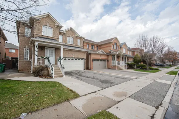 26 Gabrielle DR, Brampton, ON L7A 2A2