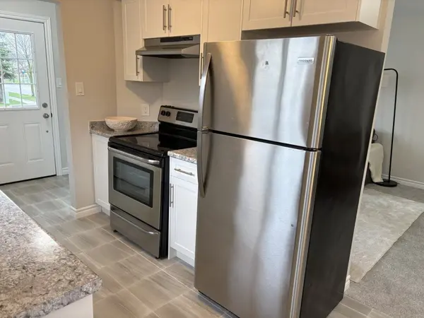 195 Simpson CRES, London East, ON N5V 5E1