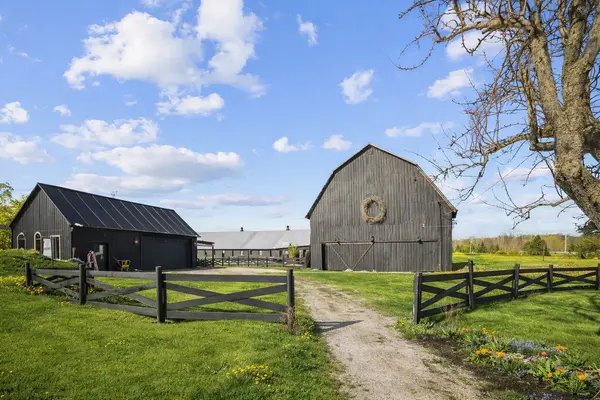 110 Cream ST, Pelham, ON L0S 1C0