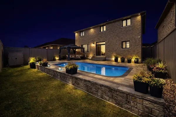 12 Hummingbird DR, Belleville, ON K8N 0H7