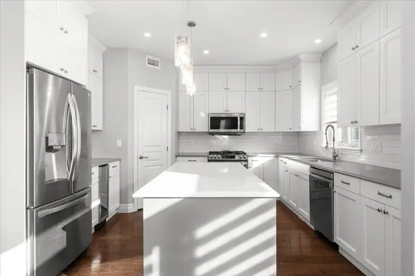 12 Hummingbird DR, Belleville, ON K8N 0H7