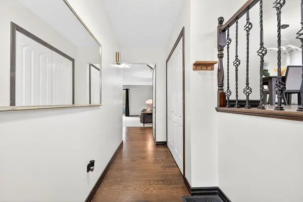 56 Hummingbird LN, Hamilton, ON L9A 4A9