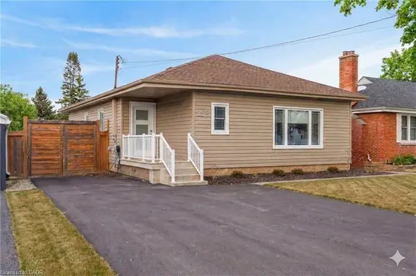 258 Sanatorium RD, Hamilton, ON L9C 1Z9