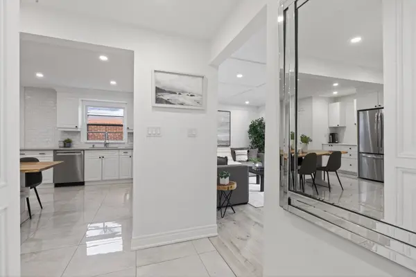 258 Sanatorium RD, Hamilton, ON L9C 1Z9