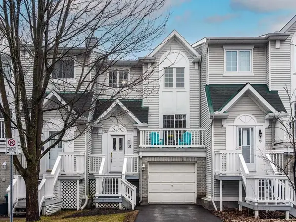 31 Castlegreen Private, Hunt Club - South Keys And Area, ON K1T 3N4