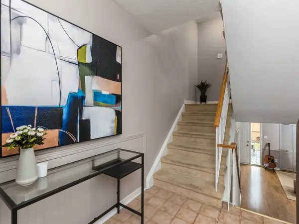 31 Castlegreen Private, Hunt Club - South Keys And Area, ON K1T 3N4