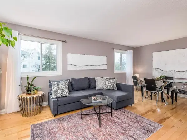 31 Castlegreen Private, Hunt Club - South Keys And Area, ON K1T 3N4