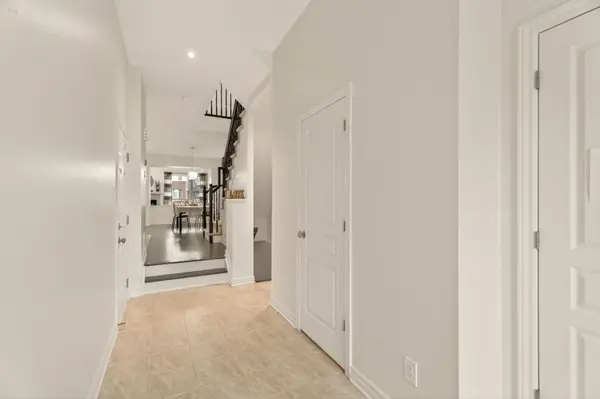 383 MEMORIAL GRV, Blossom Park - Airport And Area, ON K1X 0C7