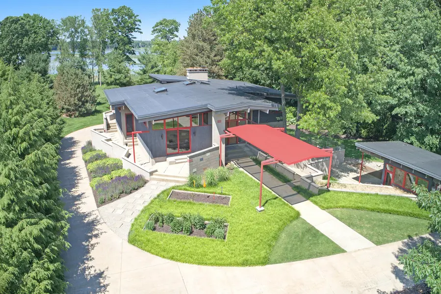 6465 Sandhill LN, Saugatuck Twp, MI 49408