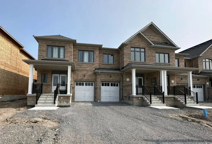 16 Littlewood DR, Whitby, ON L1P 0H4